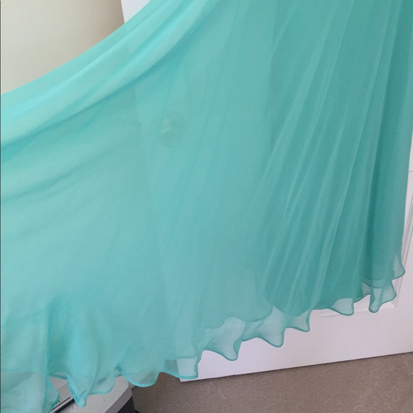PROM DRESS - Picture 5 of 7
